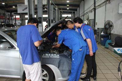 聯(lián)合走訪實踐點 不畏酷暑進(jìn)車間，探索汽車銷售新路徑